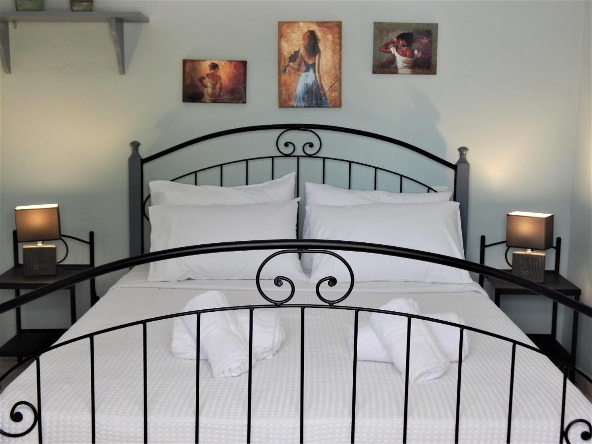 Ninemia Country House Vromonerion Ngoại thất bức ảnh